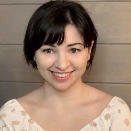 headshot-ellie